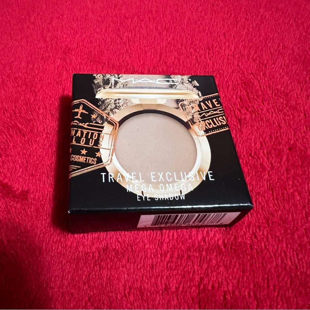 MAC eye shadow jumbo size Omega BNIB